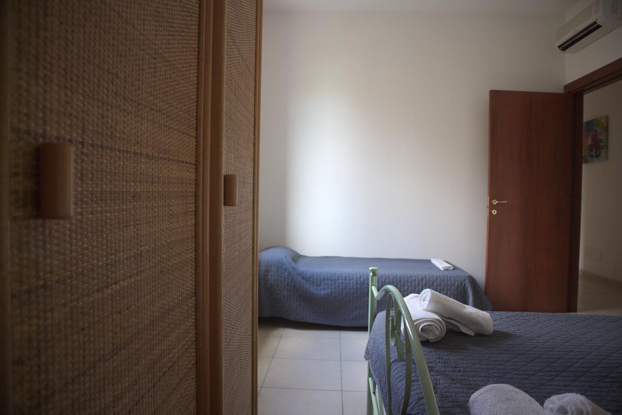 Rooms & Apartments La Spiaggia - กัลลีโปลี ภายนอก รูปภาพ
