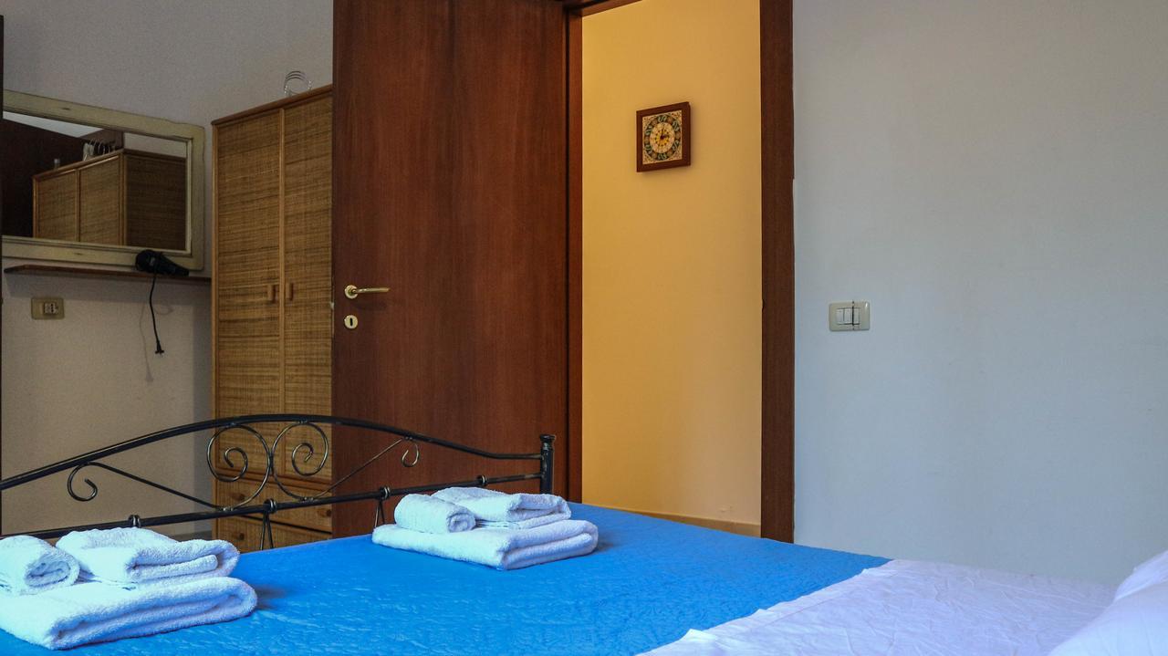 Rooms & Apartments La Spiaggia - กัลลีโปลี ภายนอก รูปภาพ