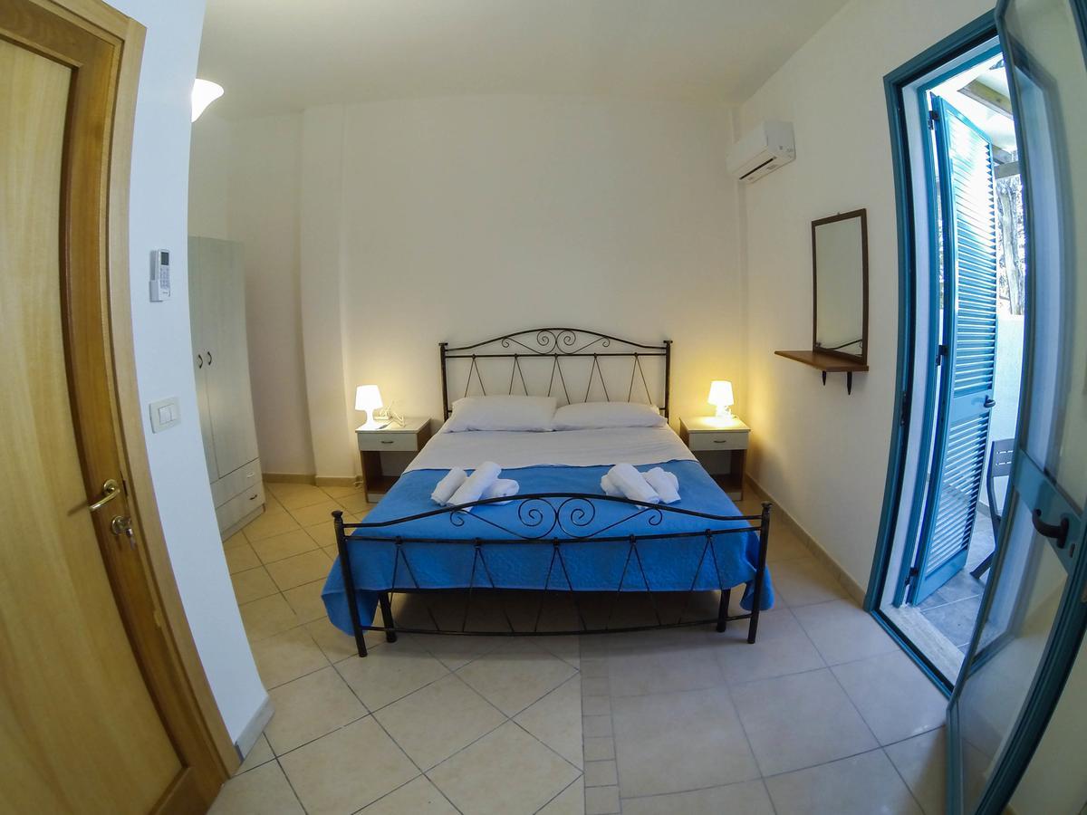 Rooms & Apartments La Spiaggia - กัลลีโปลี ภายนอก รูปภาพ