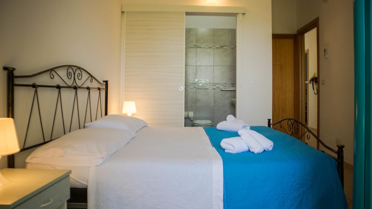 Rooms & Apartments La Spiaggia - กัลลีโปลี ภายนอก รูปภาพ