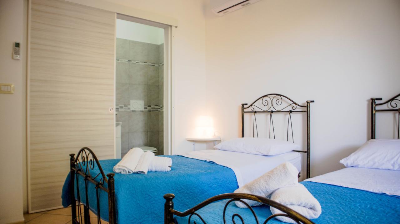 Rooms & Apartments La Spiaggia - กัลลีโปลี ภายนอก รูปภาพ