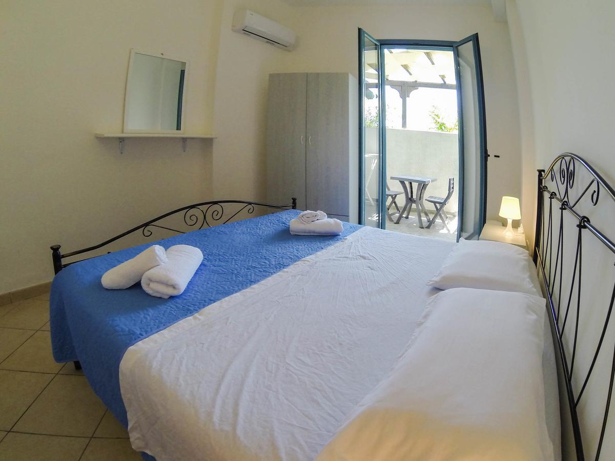 Rooms & Apartments La Spiaggia - กัลลีโปลี ภายนอก รูปภาพ